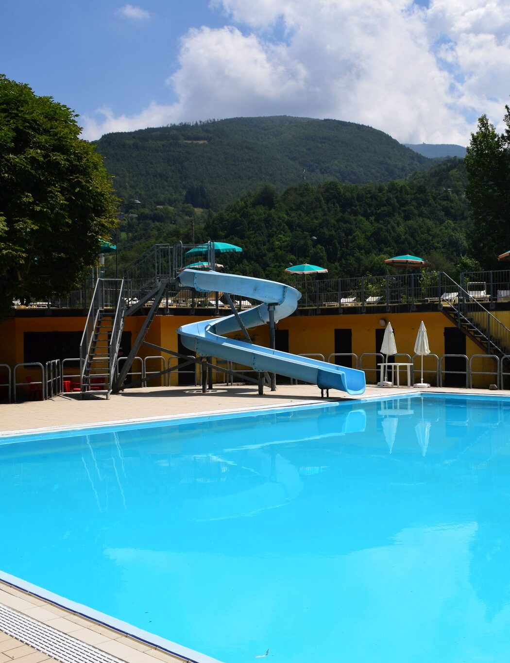 PISCINA 