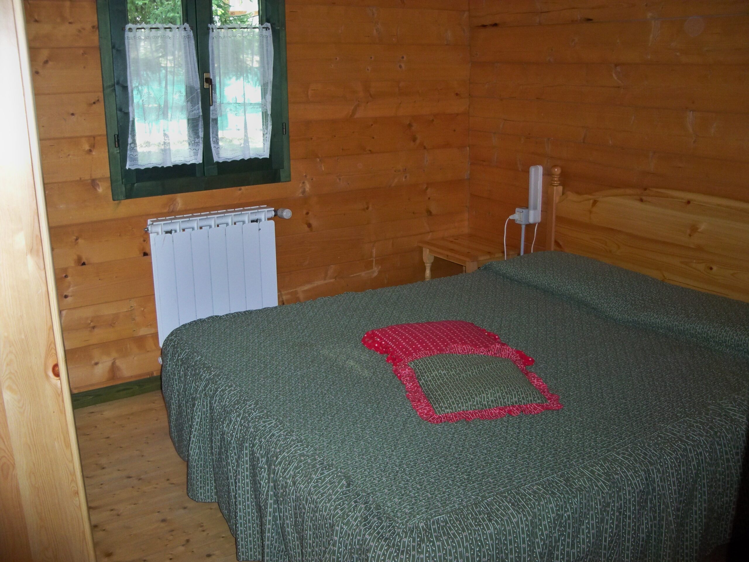 CAMERA-LETTO-1