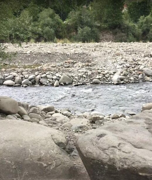 Fiume con spiaggia